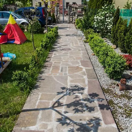 Na Polnej בית הארחה *